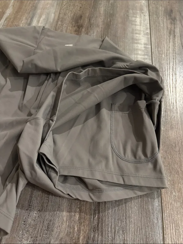 Halara SoftlyZero Airy 2-in-1 Shorts Steeple Gray Pockets Medium 4.5 inseam - Image 6