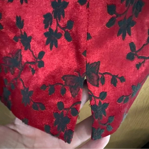 Jessica Howard Womens 8 Red & Black Embroidered Faux Wrap Top Floral & Butterfly - Image 4