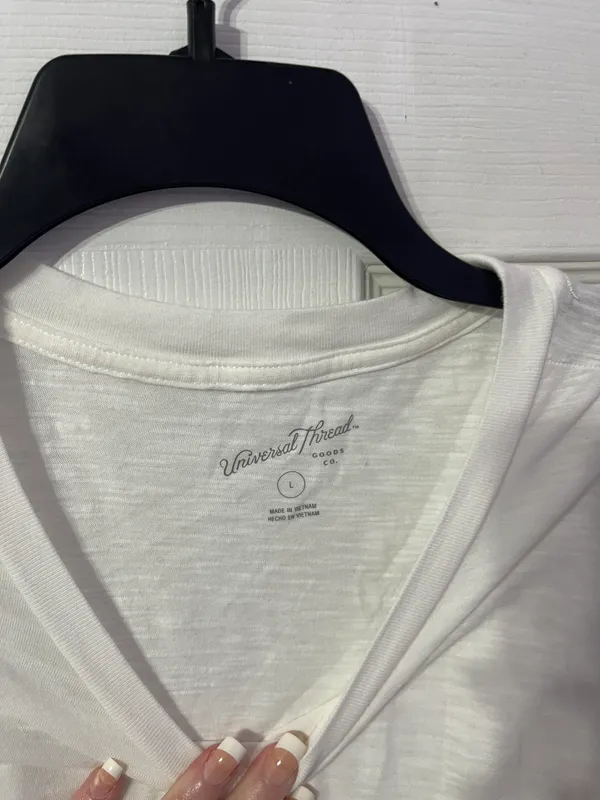 Universal Threads white cropped shirt - Image 4