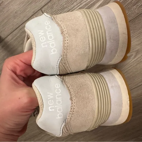 New Balance Women's Beige and White Sneakers - Image 5