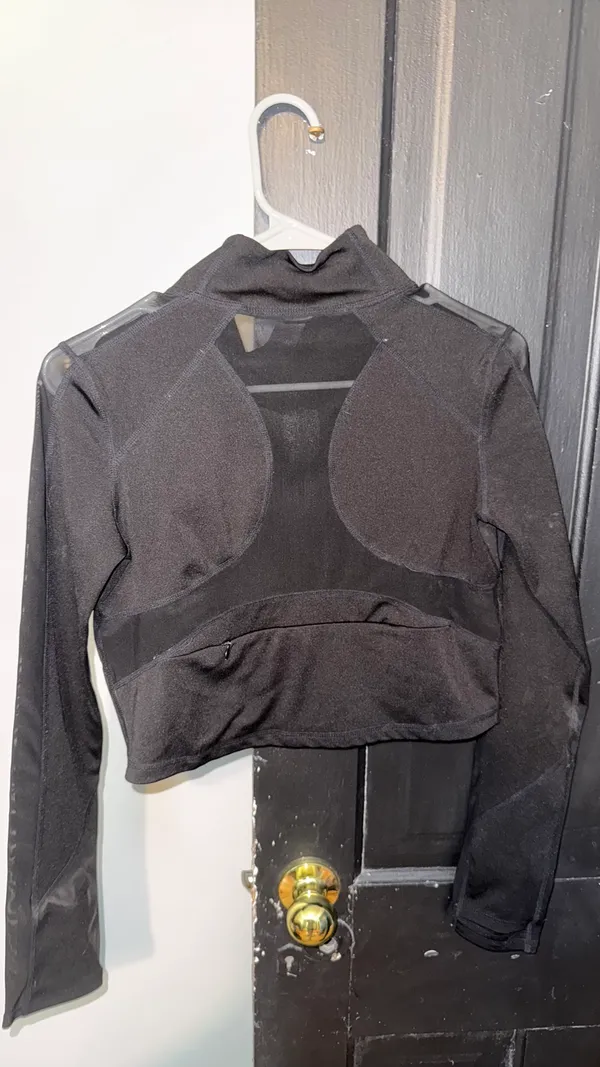 Athletic Top Size L - Image 3