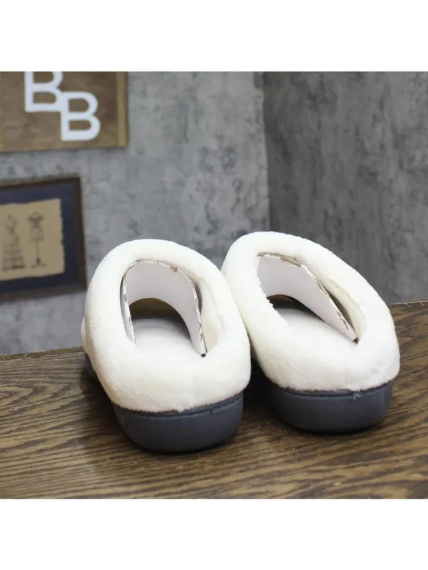 NWT Isotoner Womens Classic Clog Slippers Fuzzy Cozy Ewe White / Gray S (6.5-7) - Image 10