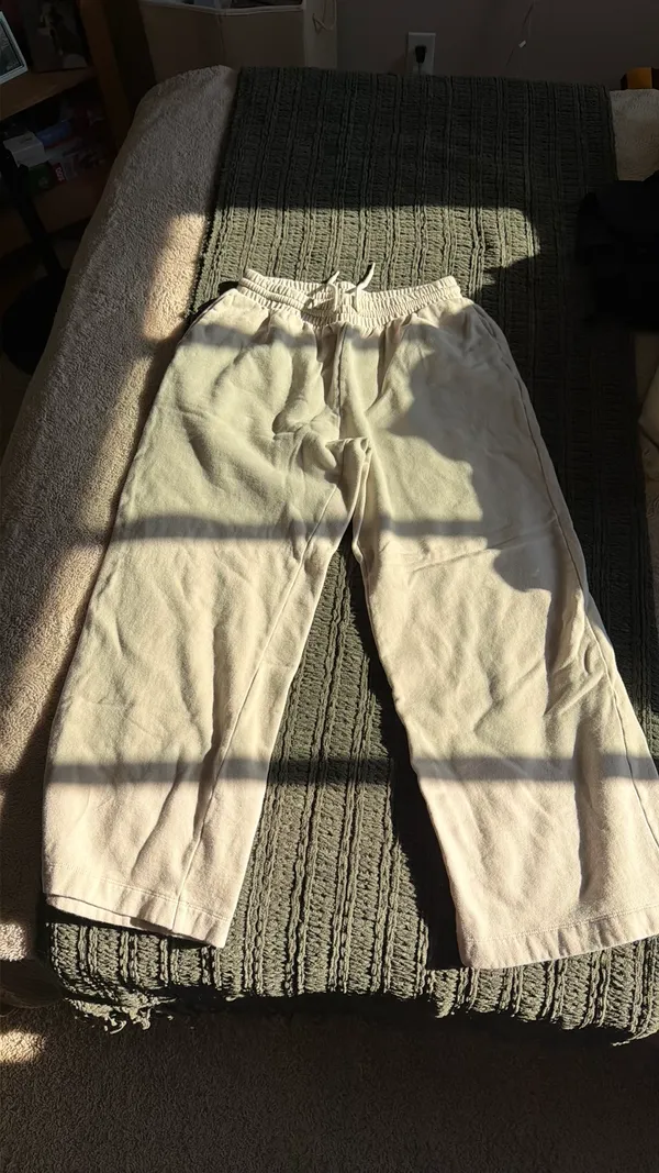 Old Navy Wide-Leg Sweatpants - Image 4