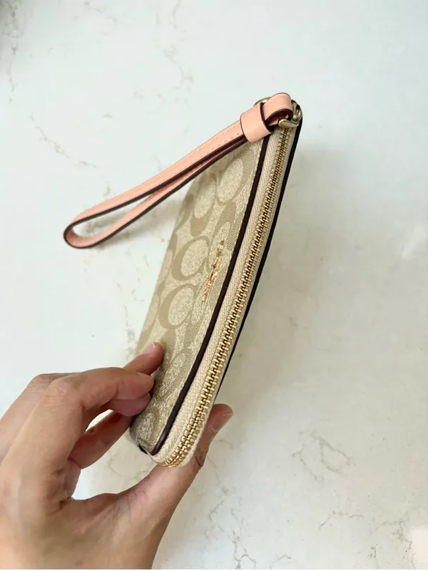 NWOT Coach Canvas/Leather Wristlet Wallet With Signature Logo Gold Hardware - Image 4