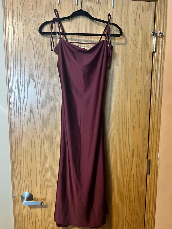 New Windsor Strappy Open Back Midi Dress - Image 5