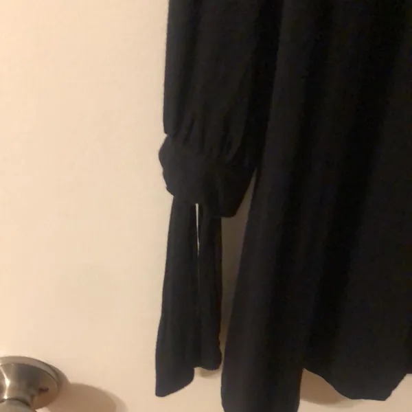 Lulus women’s medium 3/4 tie at end of sleeve black - Image 9