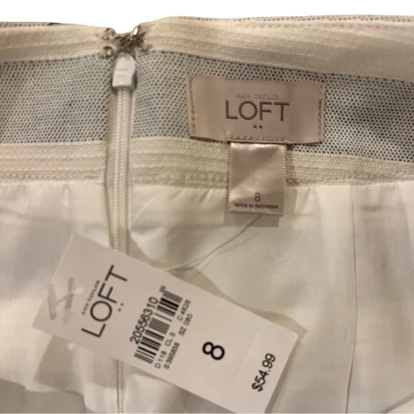 LOFT Gray & White Striped Pencil Skirt with Button Accents & Pockets Size 8 NWT - Image 4