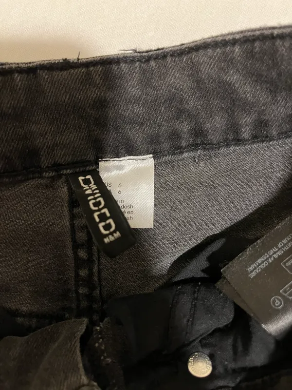 Divided Black Jeans - Image 3