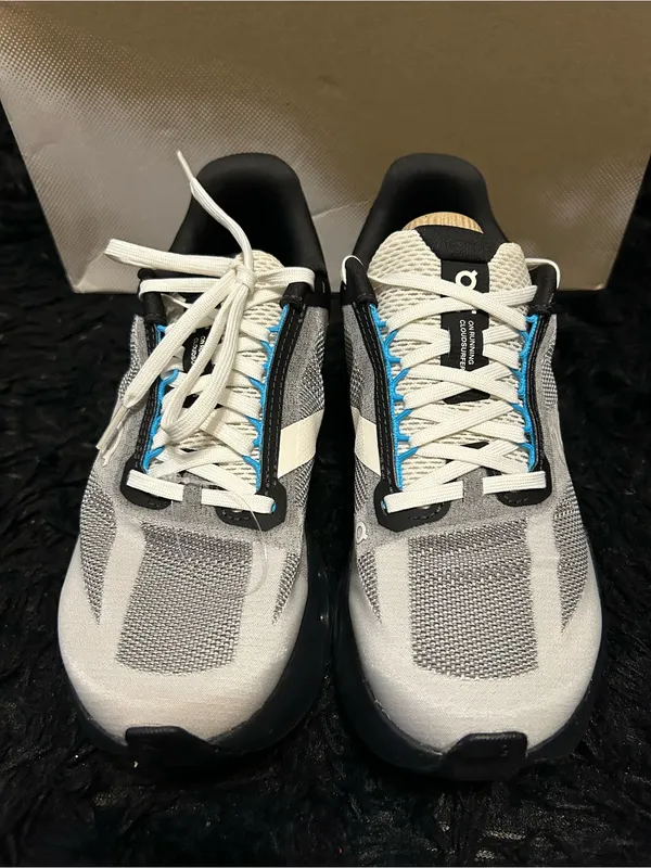ON CLOUDSURFER Next athletic training running lace up shoes sneakers sz 9 new - Image 7