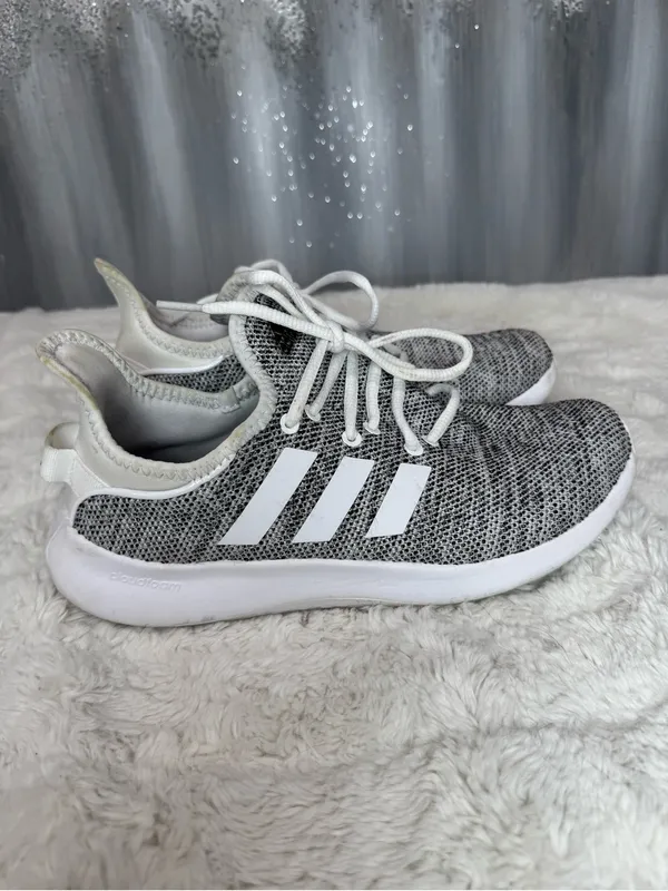 Adidas Cloudfoam White and Gray Knit Sneakers - Image 3