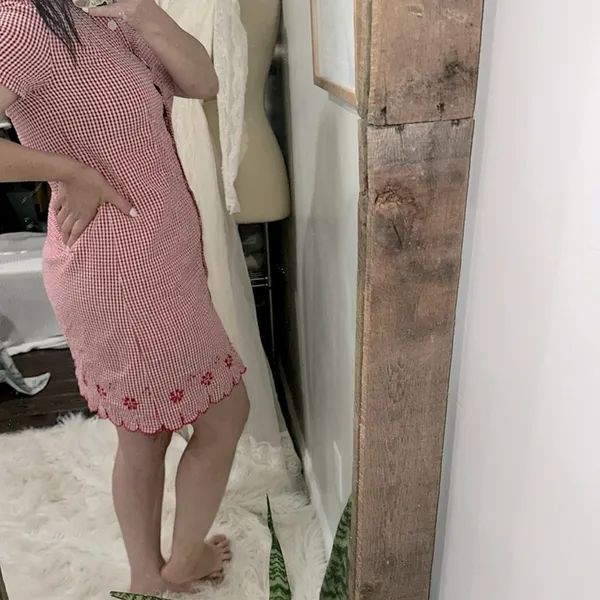 Vintage Red Gingham Button-Up Dress with floral embroidered bottom size 8 - Image 5