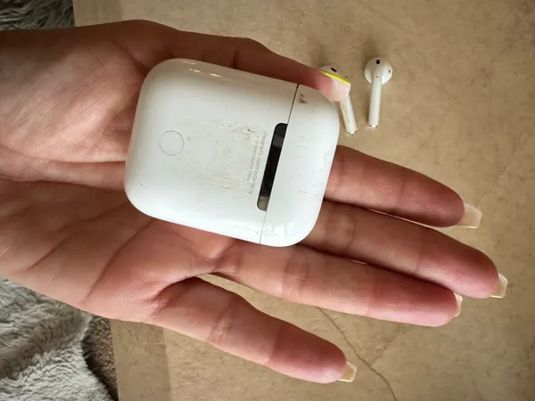 AirPods White - Image 3