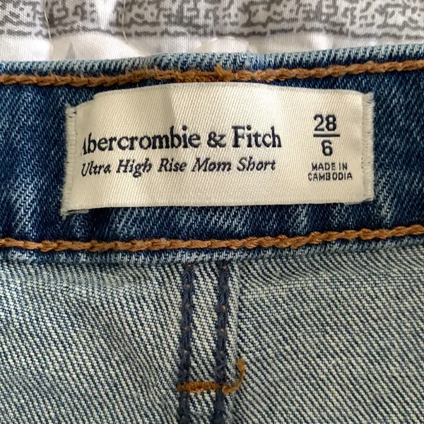 Abercrombie & Fitch Classic High-Rise Blue Denim Jean Shorts - Image 3