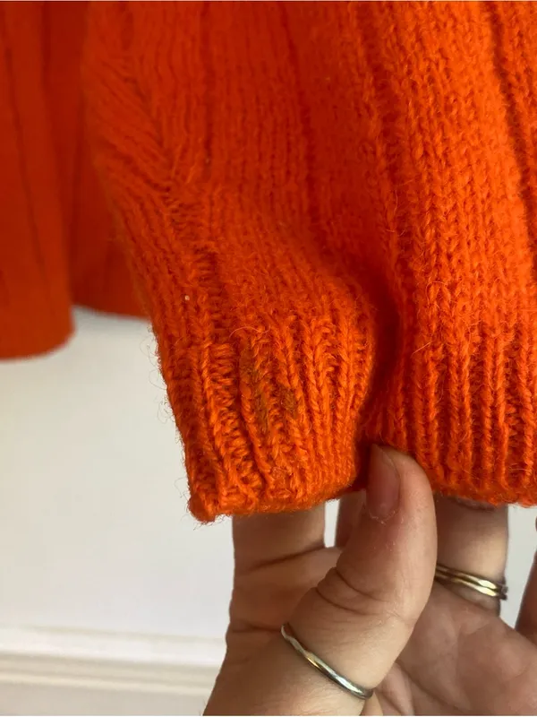 Express Tricot Orange Ribbed V-Neck Sweater 100% Wool Vintage - Image 8