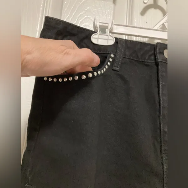 *Forever 21 Premium New Black Stud Accents Frayed Hem Distressed Denim Shorts #M - Image 5