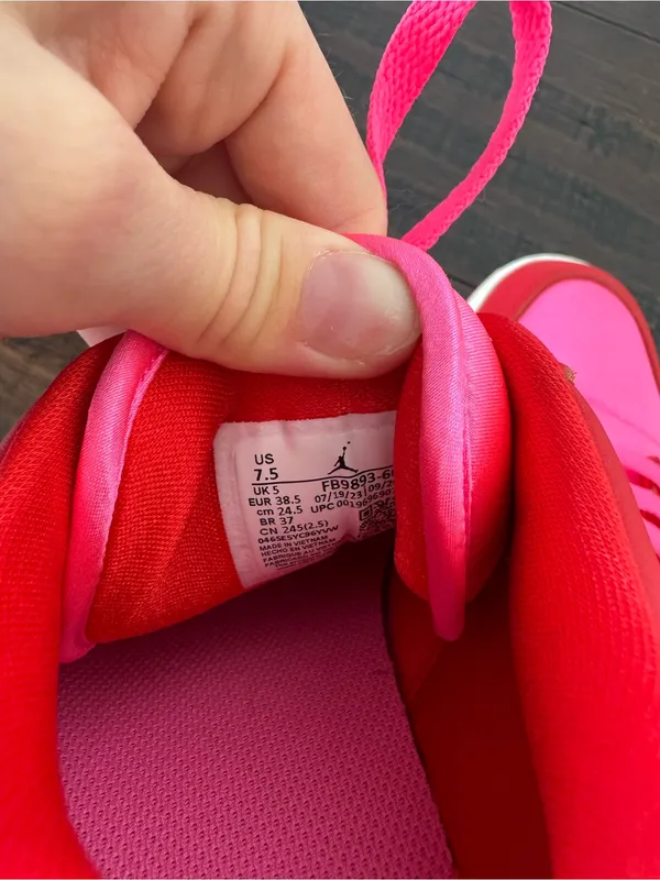 Women’s Nike Air Jordan 1 Low SE Pink Blast sneakers Size 7.5 - Image 6