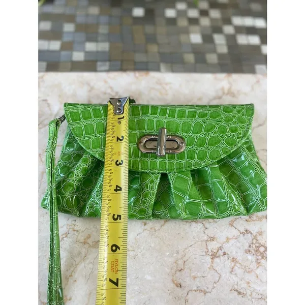 Lime green summer fun - Image 4