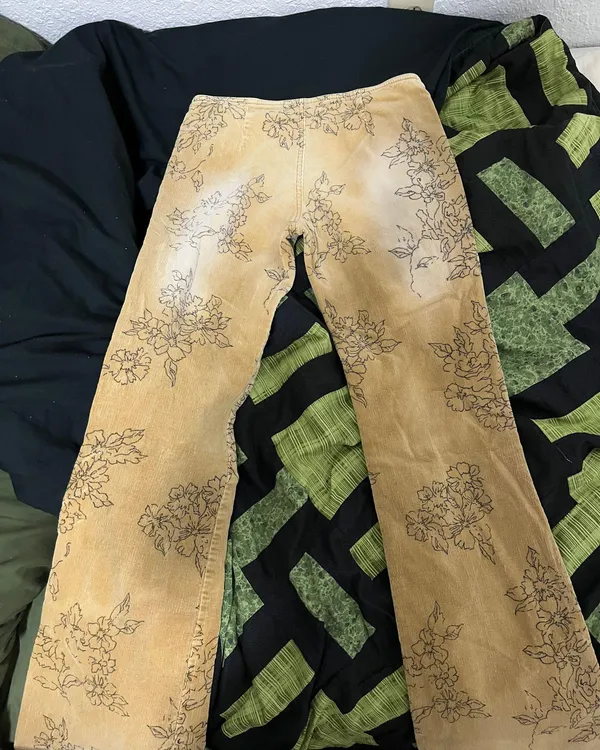 Vintage 2000s Jeans Tan Size 6 - Image 2