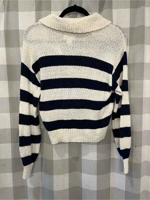 Maeve Cropped Striped V-Neck Sweater in Navy and Cream - Image 4