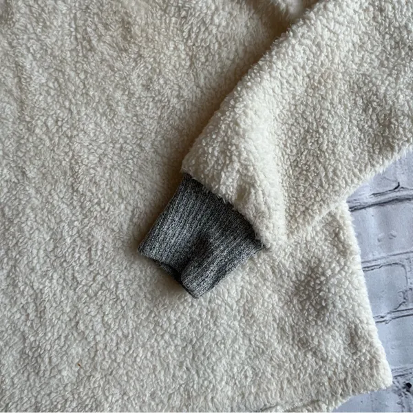 Jackson Hole Wyoming Ivory Fleece Cowl Neck Top Ski & Snowboard Winter Resort - Image 10