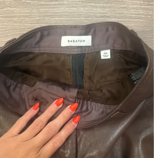 Babaton Leather Shorts Aritzia - Image 3