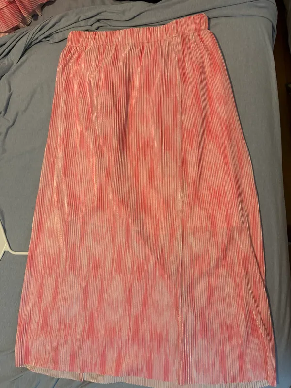 Matching Skirt And Top Set Pink Size L - Image 4
