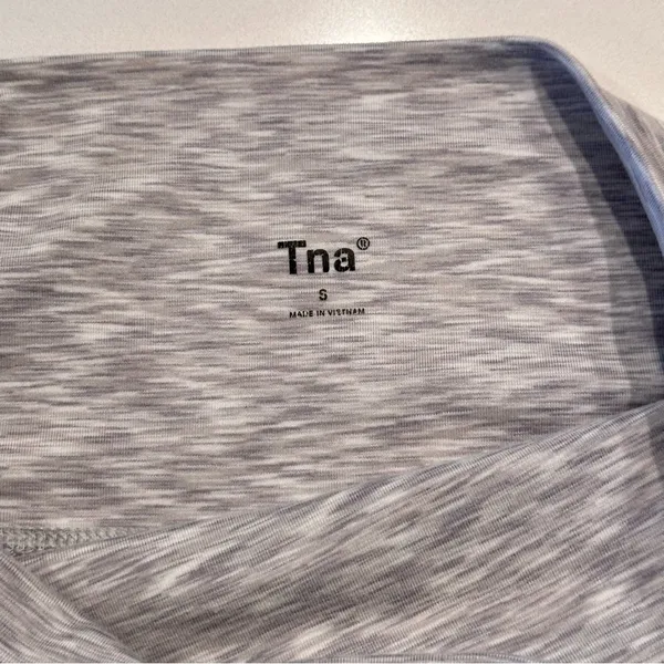TNA Aritzia Heathered Grey‎ Biker Shorts Size Small - Image 5