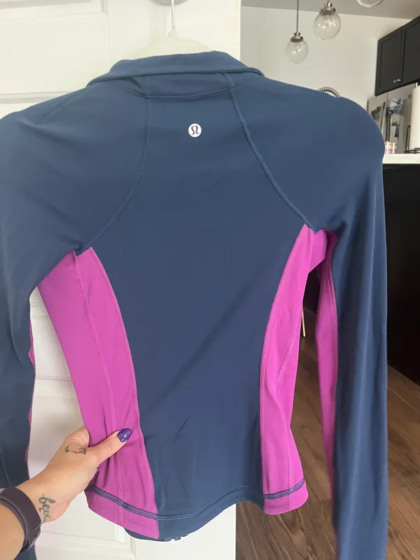 Cropped Athletic Jacket - Image 5