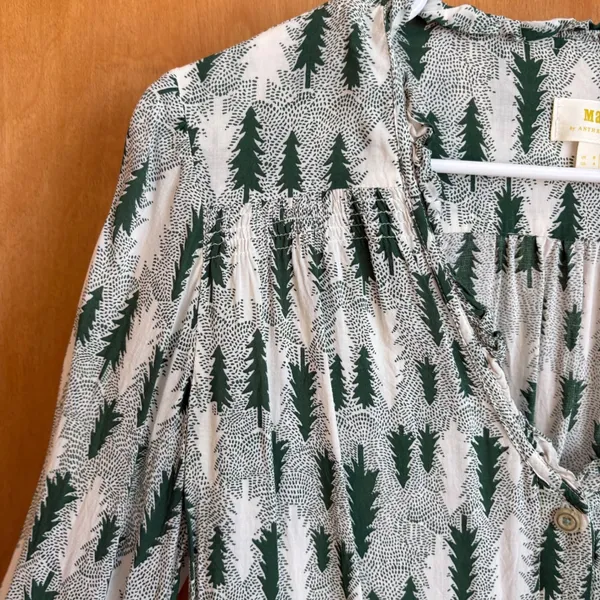 Maeve Anthropologie Blouse Women 4 Green Pine Tree‎ Forest Print Ruffle V-Neck - Image 3
