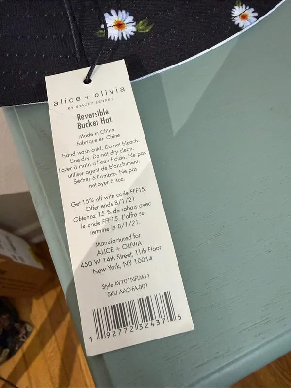 Alice + Olivia x FabFitFun Reversible Daisy Bucket Hat NWT - Image 3