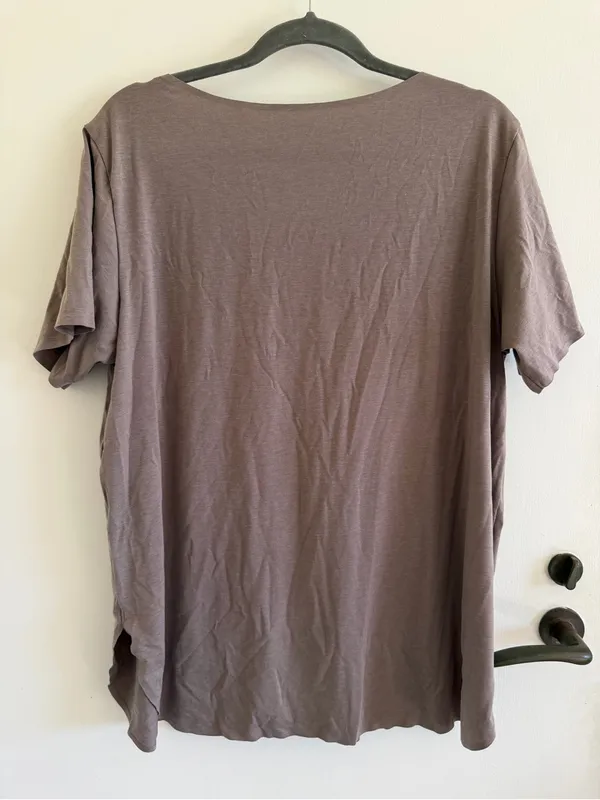 Uniqlo airism shirt activewear athleisure loungewear - Image 2
