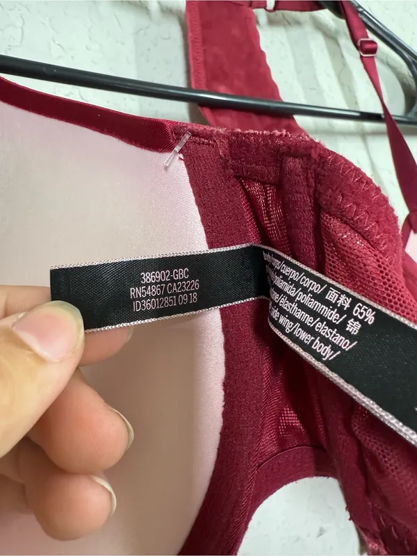 NWOT Victoria's Secret Very Sexy Push Up Bra Size 34DD - Image 7