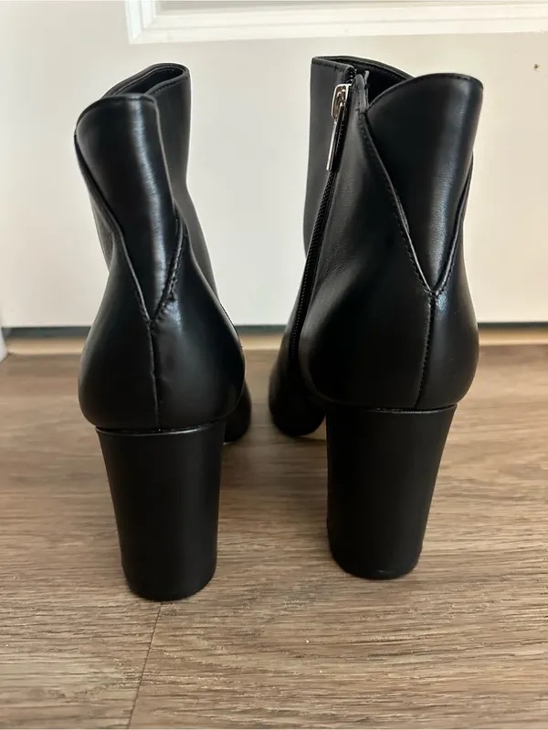 Marc Fisher Pointed Ankle Boots Size 7 - Image 3