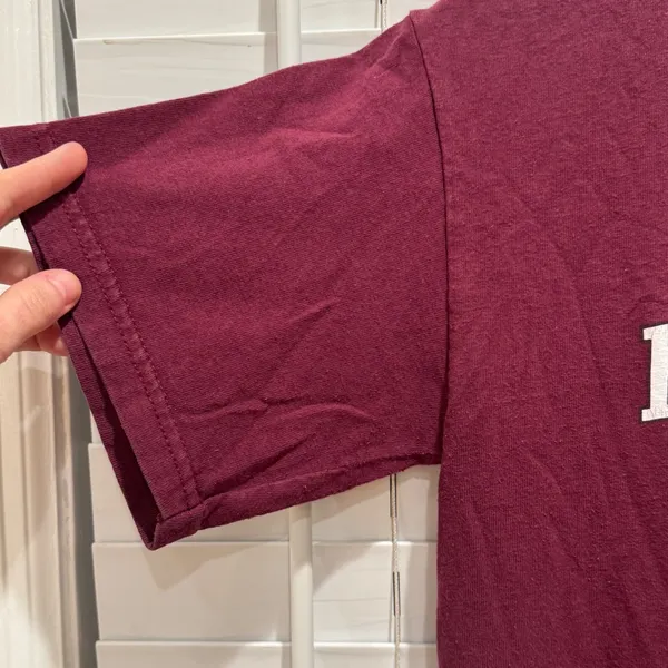 Harvard University Gildan Burgundy T-Shirt‎ College Student Small 100% Cotton - Image 4