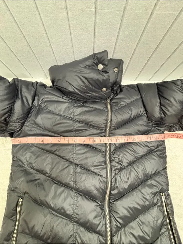Patagonia Black Quilted Lightweight Down Puffer Jacket size M - Image 8