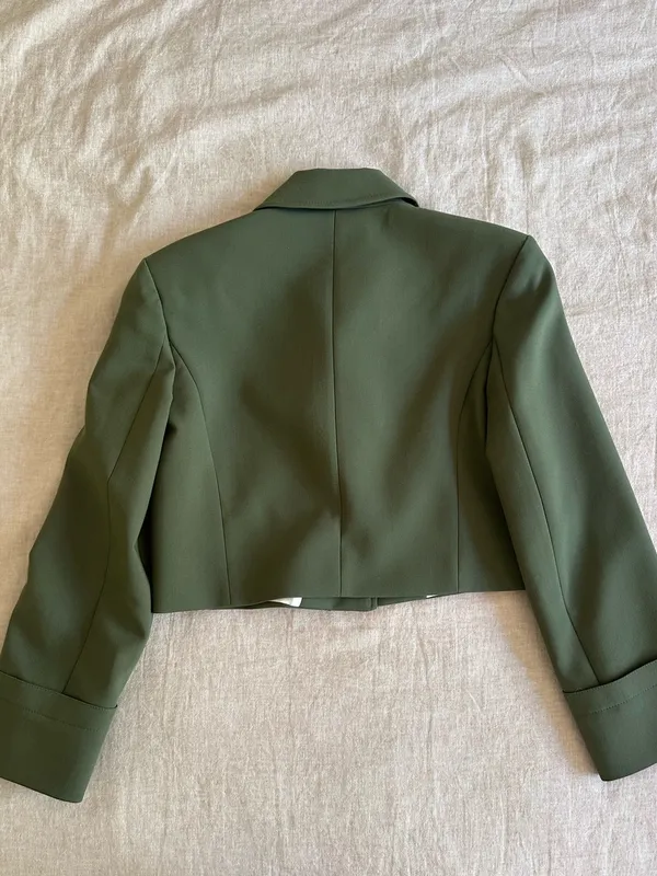 NEW Zara Cropped Olive Green Structured Blazer XS - Image 4