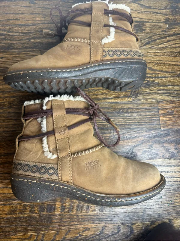 UGG Australia Cove 5136 Chestnut Leather Sheepskin Lined Ankle Boots Women’s US6 - Image 6