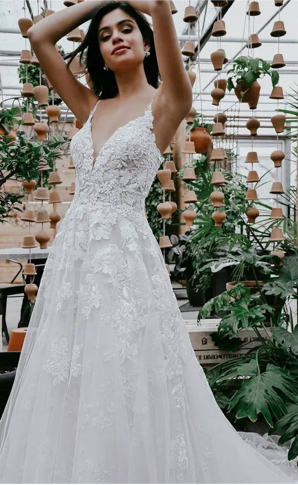Wedding Dress White Size 8 - Image 4