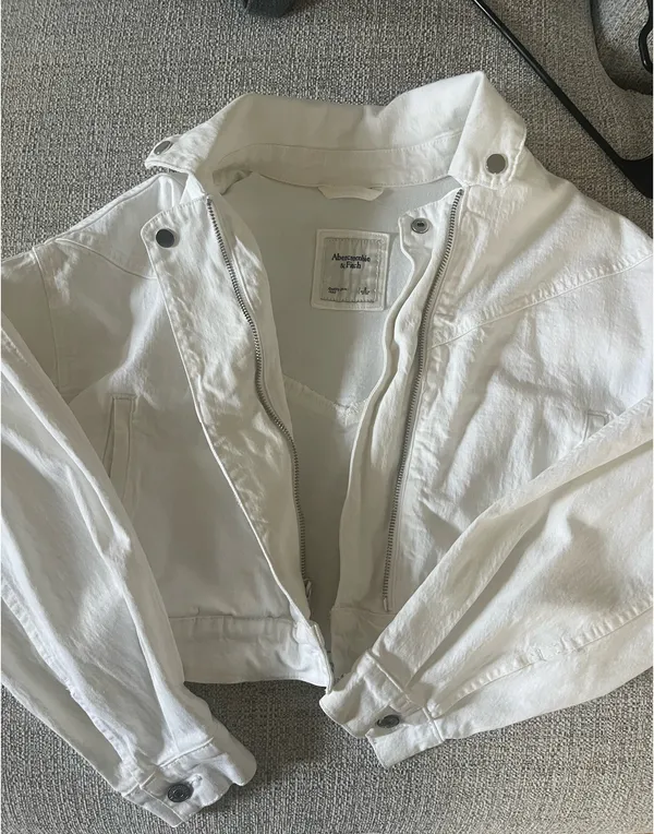 Abercrombie White Cropped Denim Jacket - Image 2