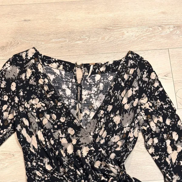 Free People All The‎ Right Ruffles Black Raven Floral Shorts Romper XS XSmall - Image 3