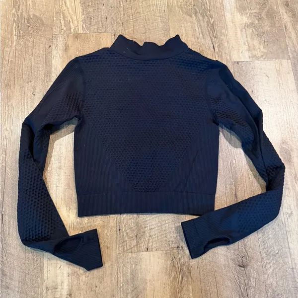 Zara Women's Black Long-Sleeve Zip-Front Active Top XS - Image 5