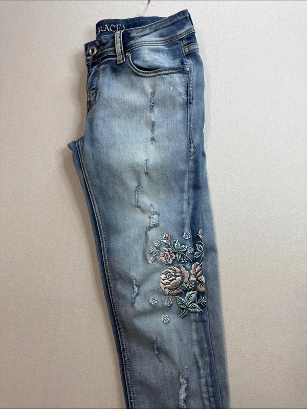 Grace Light Blue Cropped Embroidered Frayed Hem Jeans - Image 9
