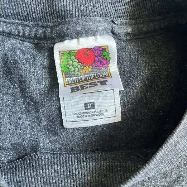 Fruit of the loom grey short sleeve cat shirt size medium - Image 3