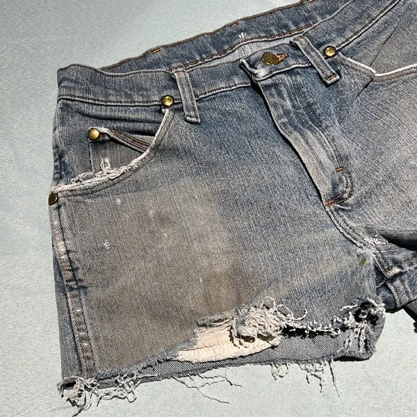Vintage style wrangler‎ cut off denim shorts medium wash - Image 3