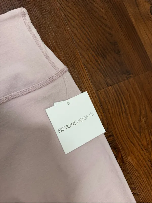 NWT Beyond Yoga Pale Pink Heather Caught in the Midi Spacedye Leggings - Image 3