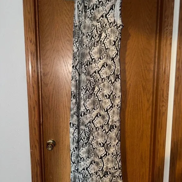 Socialite Womens‎ Gray Snakeskin Print Sleeveless Scoop Neck Maxi Dress Size M - Image 3