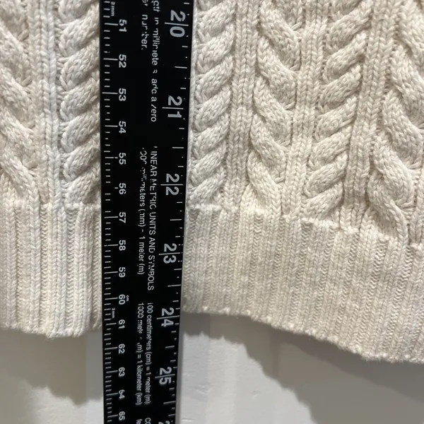 Lauren Ralph Lauren Sweater Cable Knit Quiet Luxury Preppy Cream measures size L - Image 5