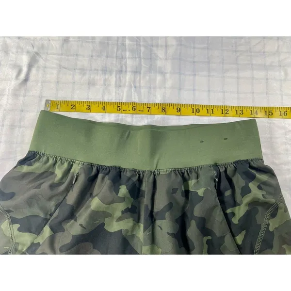 Title: Tek Gear Women’s Camo Running Shorts Size M Green Camouflage Zipper - Image 4