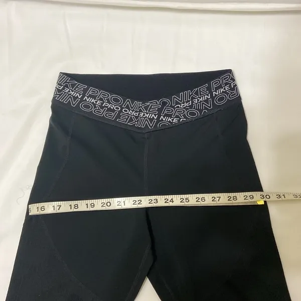 Nike Pro Dri-Fit Women’S Black Leggings. Medium. - Image 4
