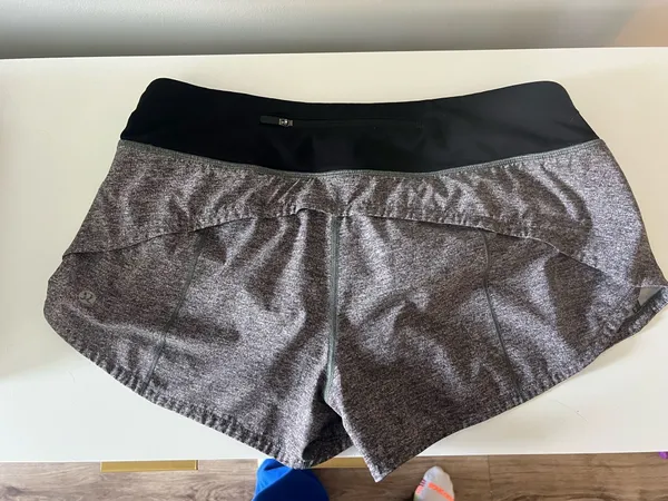 Lululemon Hotty Hot 2.5" Low-Rise Shorts - Image 2